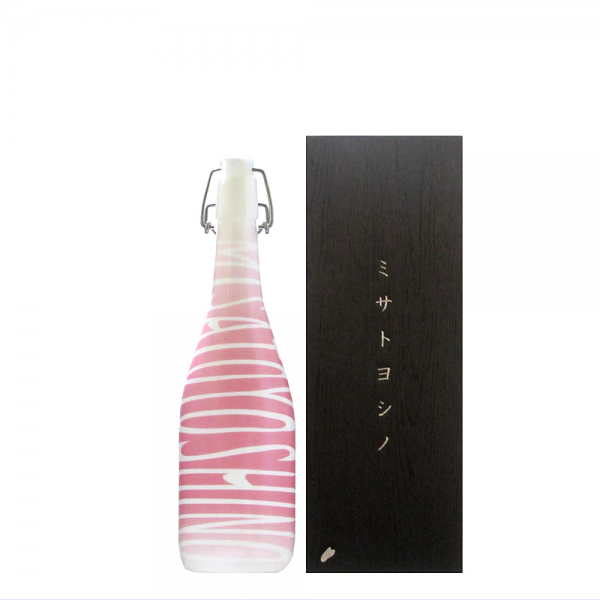 奥清水　純米大吟醸 桜酵母 ミサトヨシノデザインボトル 720ml